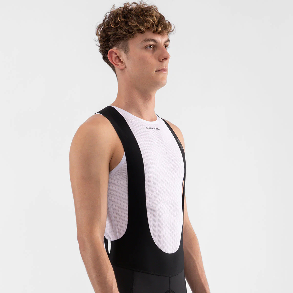 All-Around Lightweight Singlet Base Layer